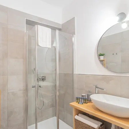 Independence With Balcony By Rent Appartement *