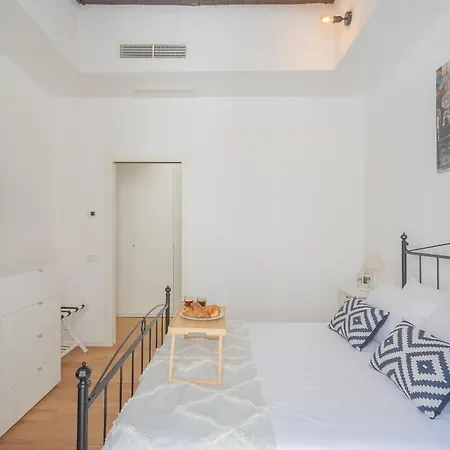 Independence With Balcony By Rent Côme