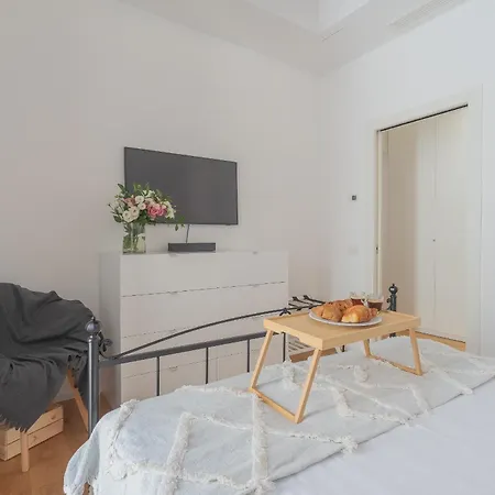 Independence With Balcony Apartman *